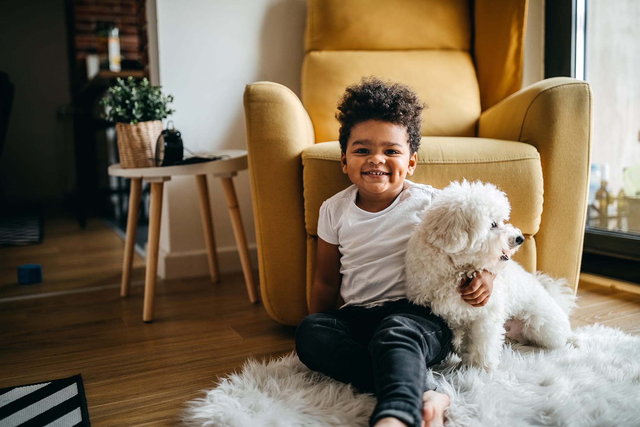 How to Develop a Friendly Relationship Between Children and Pets