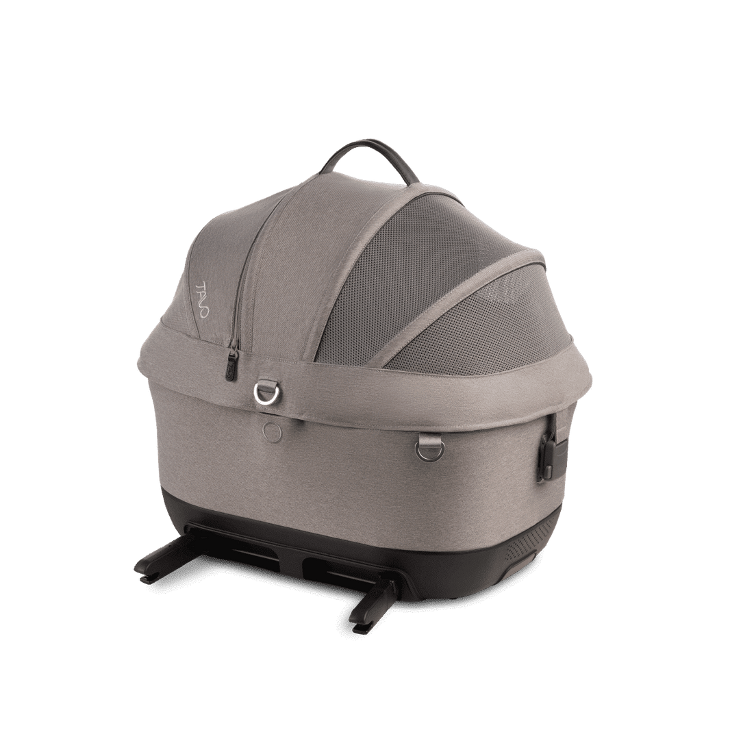 Tavo Pets Maeve iso Wind + Roscoe Trek image 1