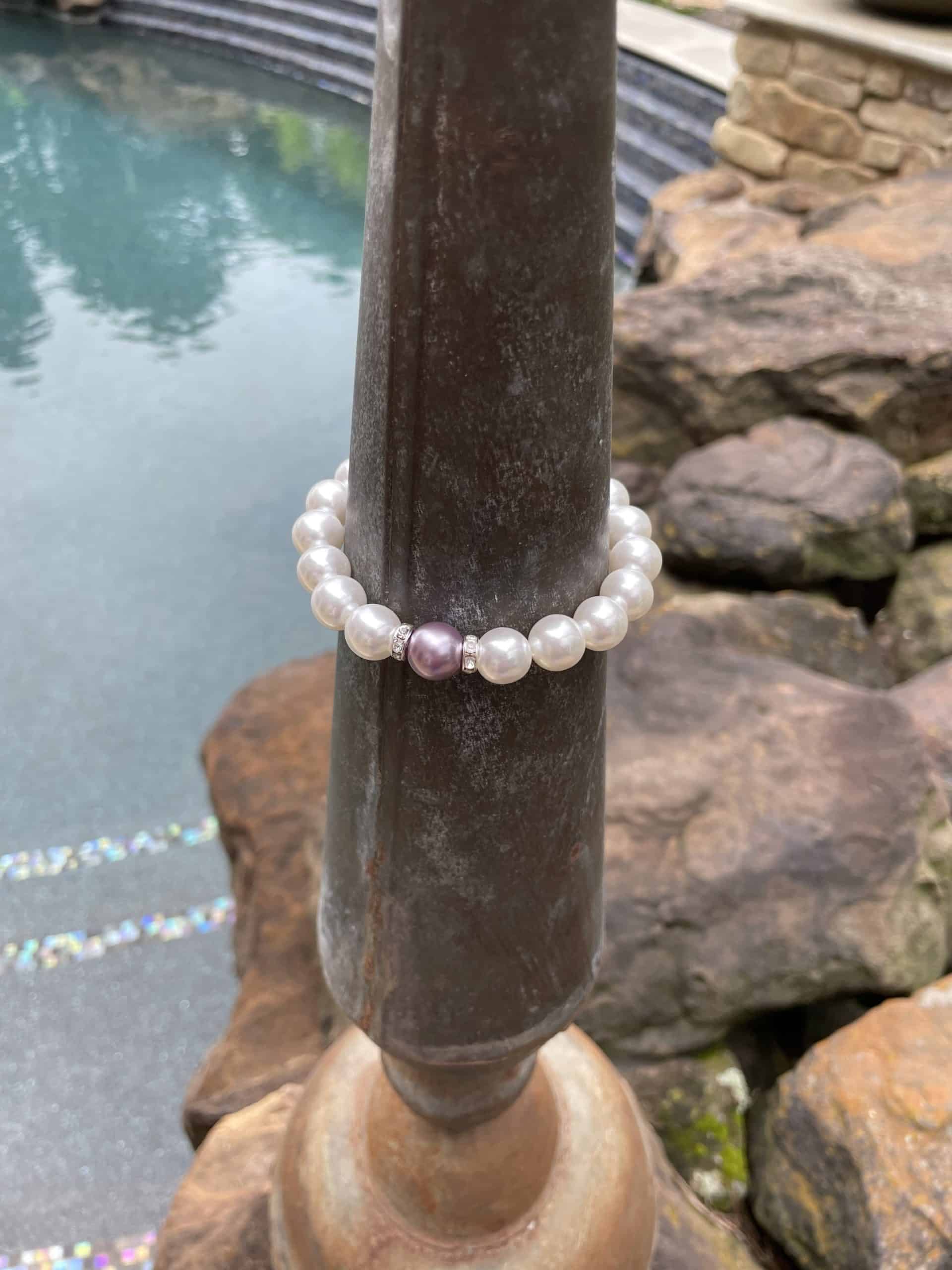 Lilac Pearl Dog Necklace image 2