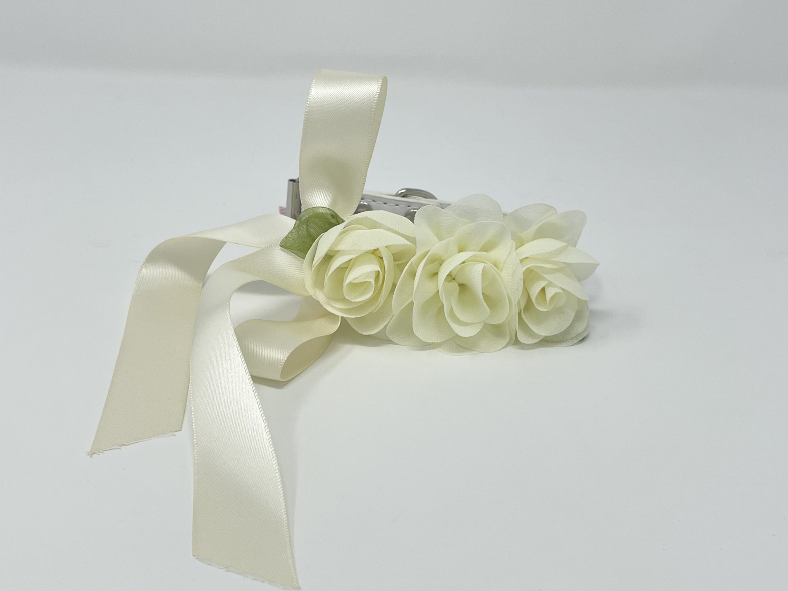 White Dog Collar with Cream Flowers image 0