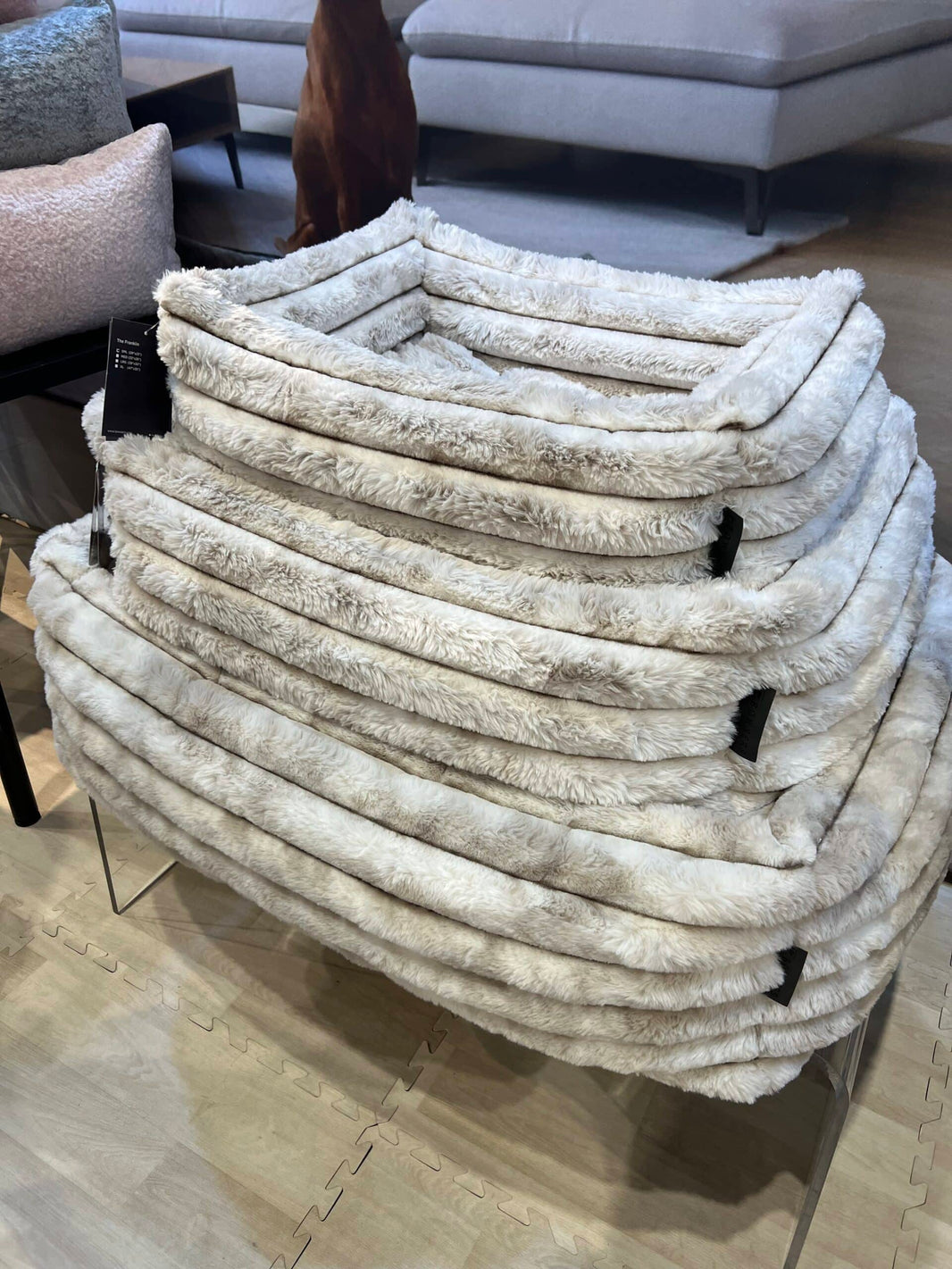 The Franklin Himalayan Dog Bed image 1